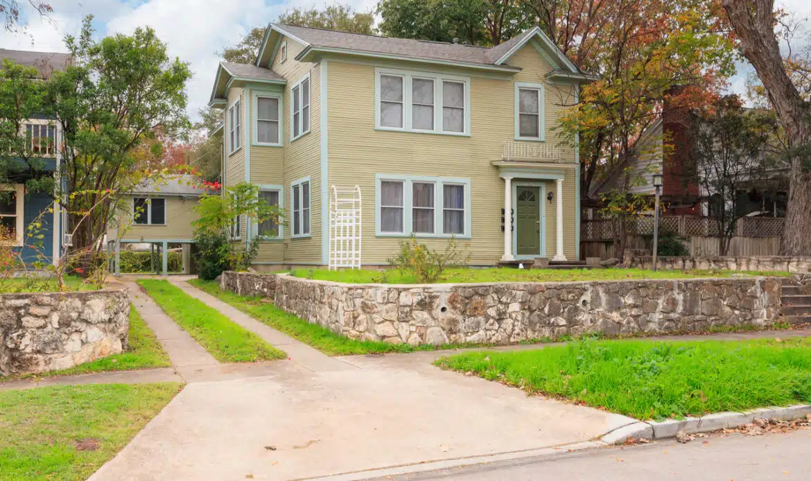 1532 W. Huisache Avenue